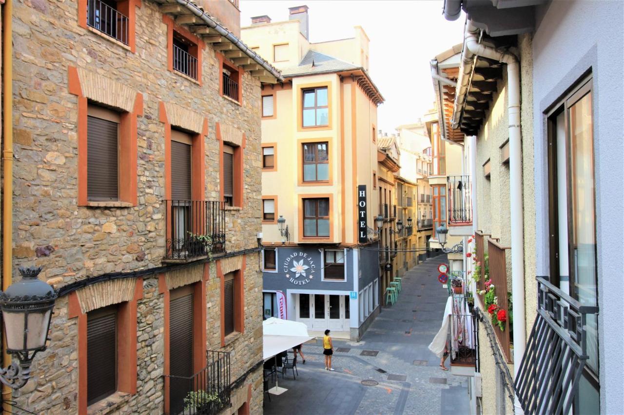 Hotel Casa Campanilla Jaca Esterno foto